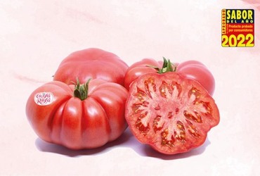 The pink ribbed Cassarosa tomato is awarded the 2022 Flavor of the Year award